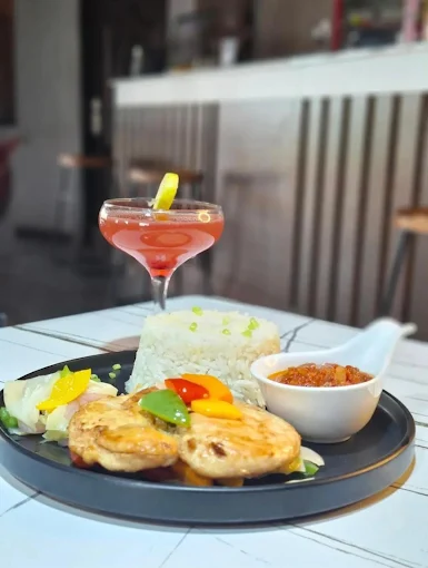 Mint Cocktail and fries